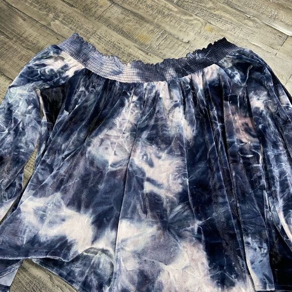 American eagle long sleeve tye dye velvet top - Picture 4 of 4